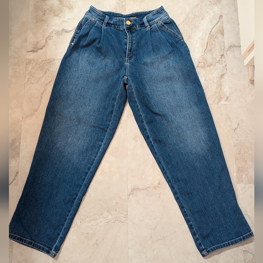 LIKE NEW MICHAEL KORS PLEATED JEANS